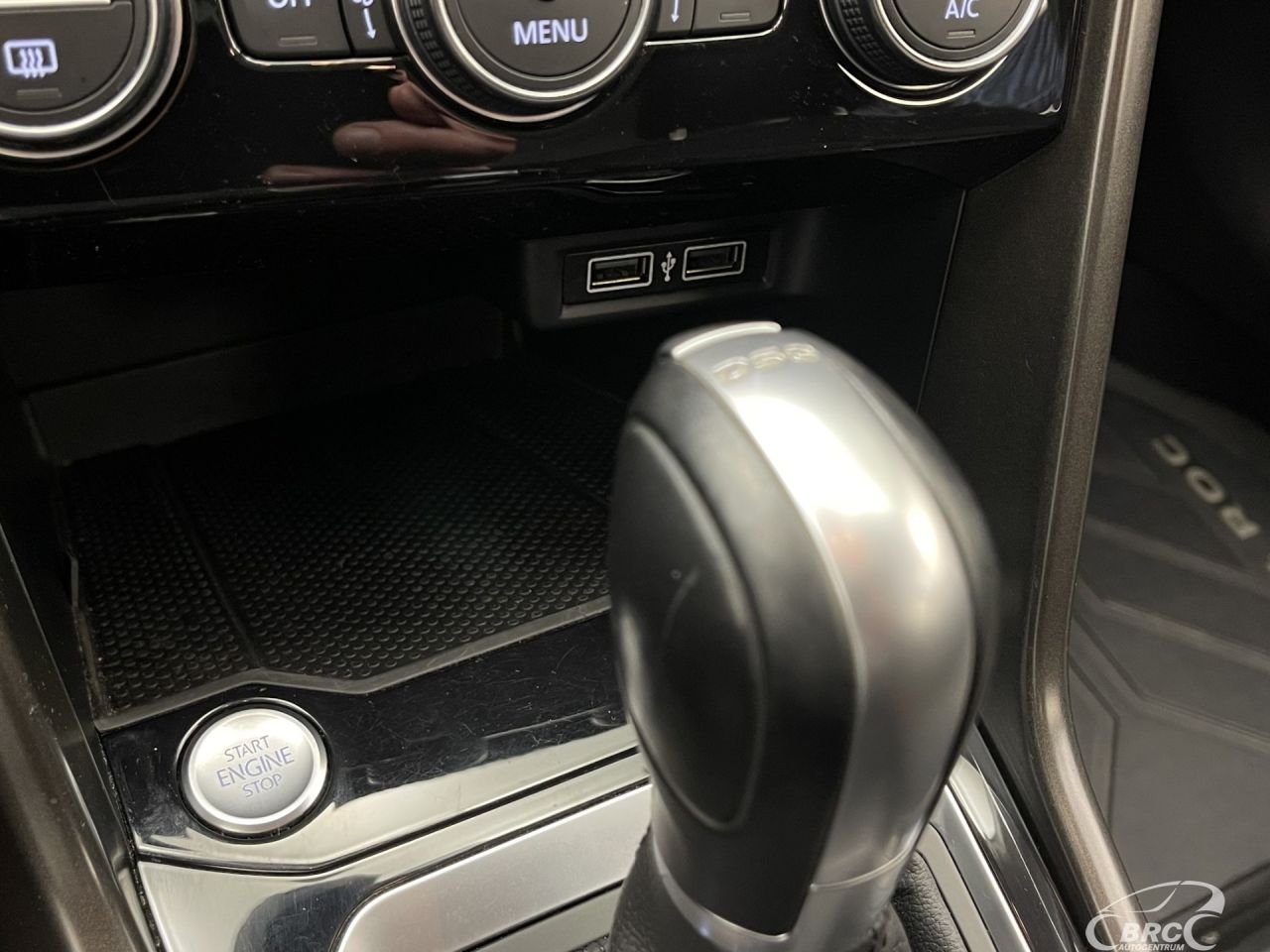 Volkswagen T-Roc | 24