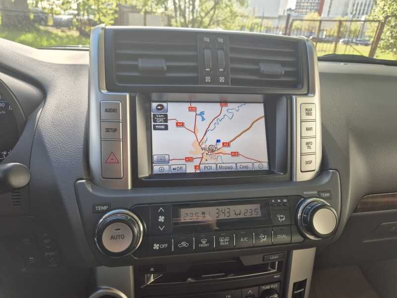 Toyota Land Cruiser | 12