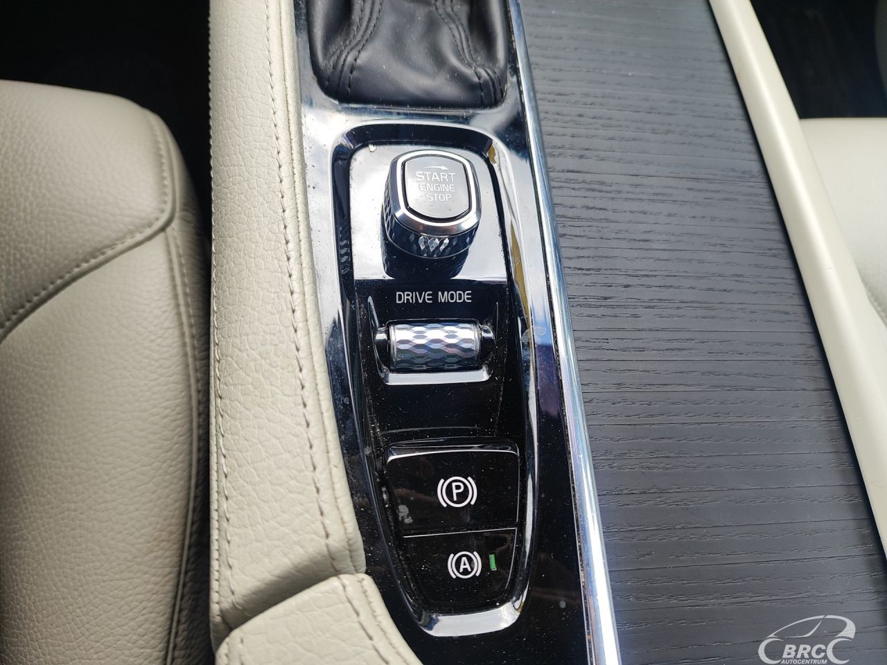 Volvo XC90 | 11
