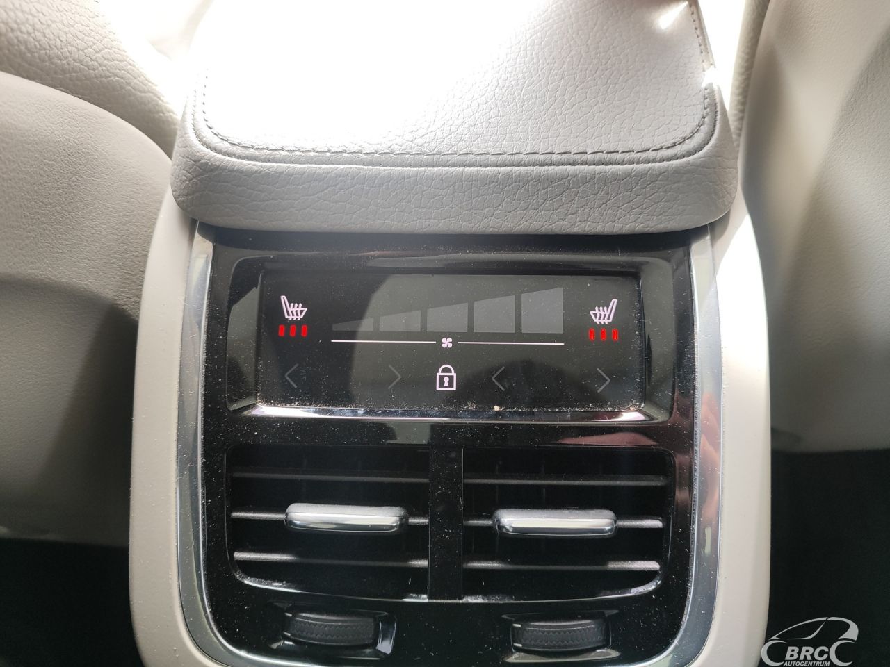 Volvo XC90 | 8
