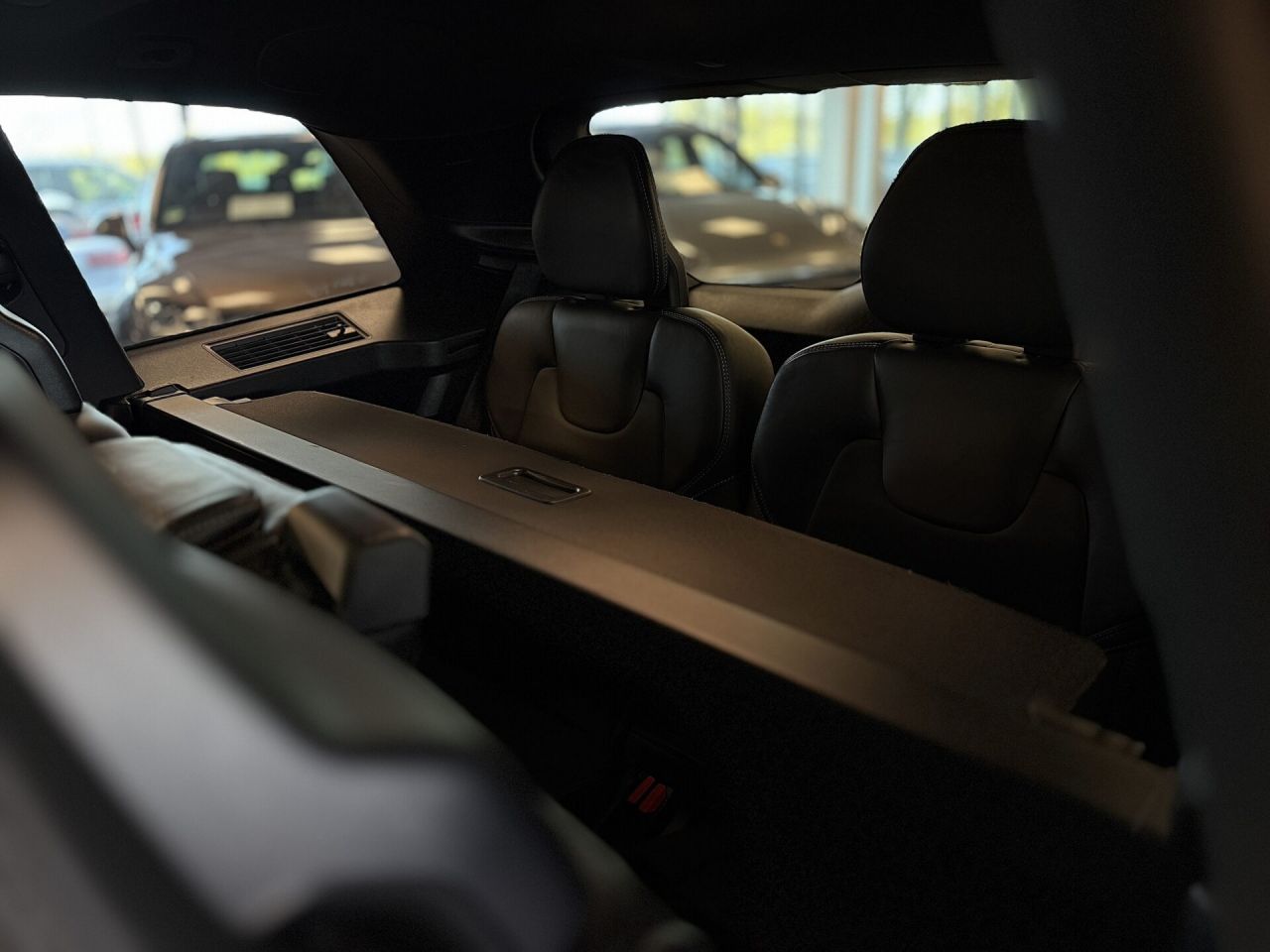 Volvo XC90 | 32