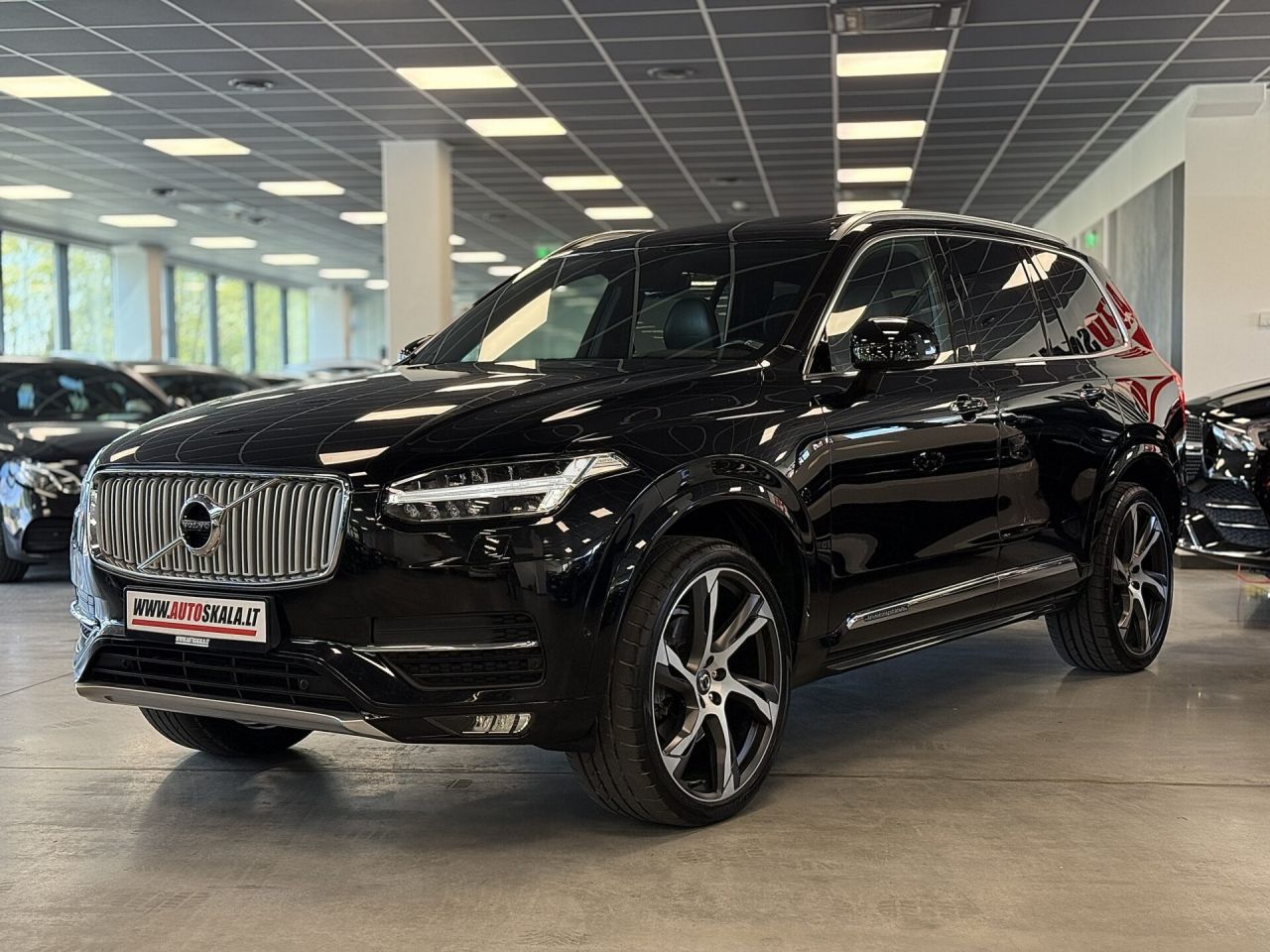 Volvo XC90 | 23
