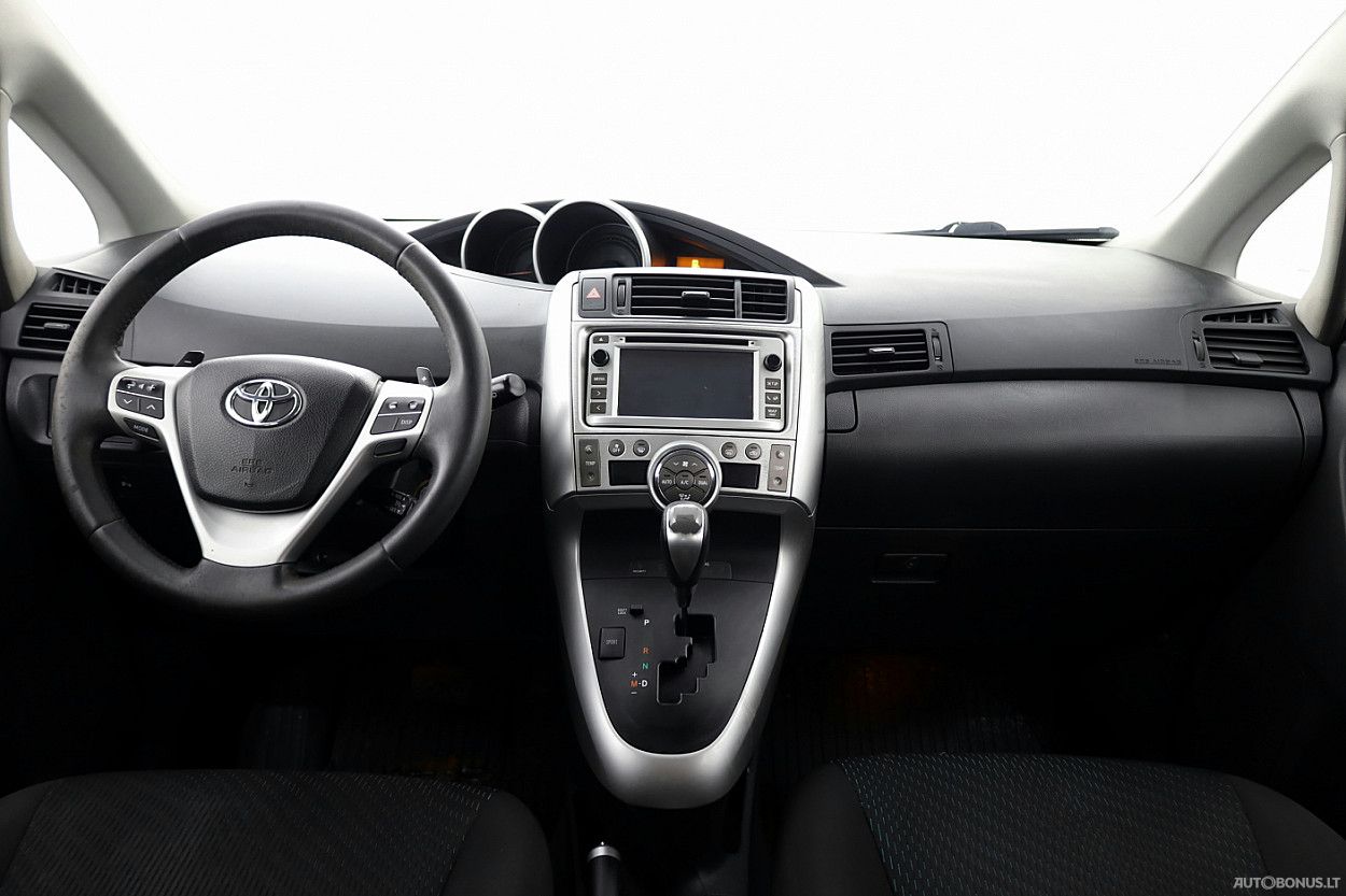 Toyota Verso | 4