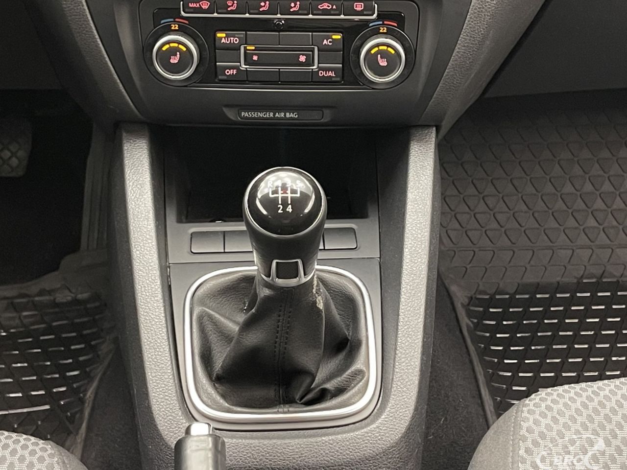 Volkswagen Jetta | 14