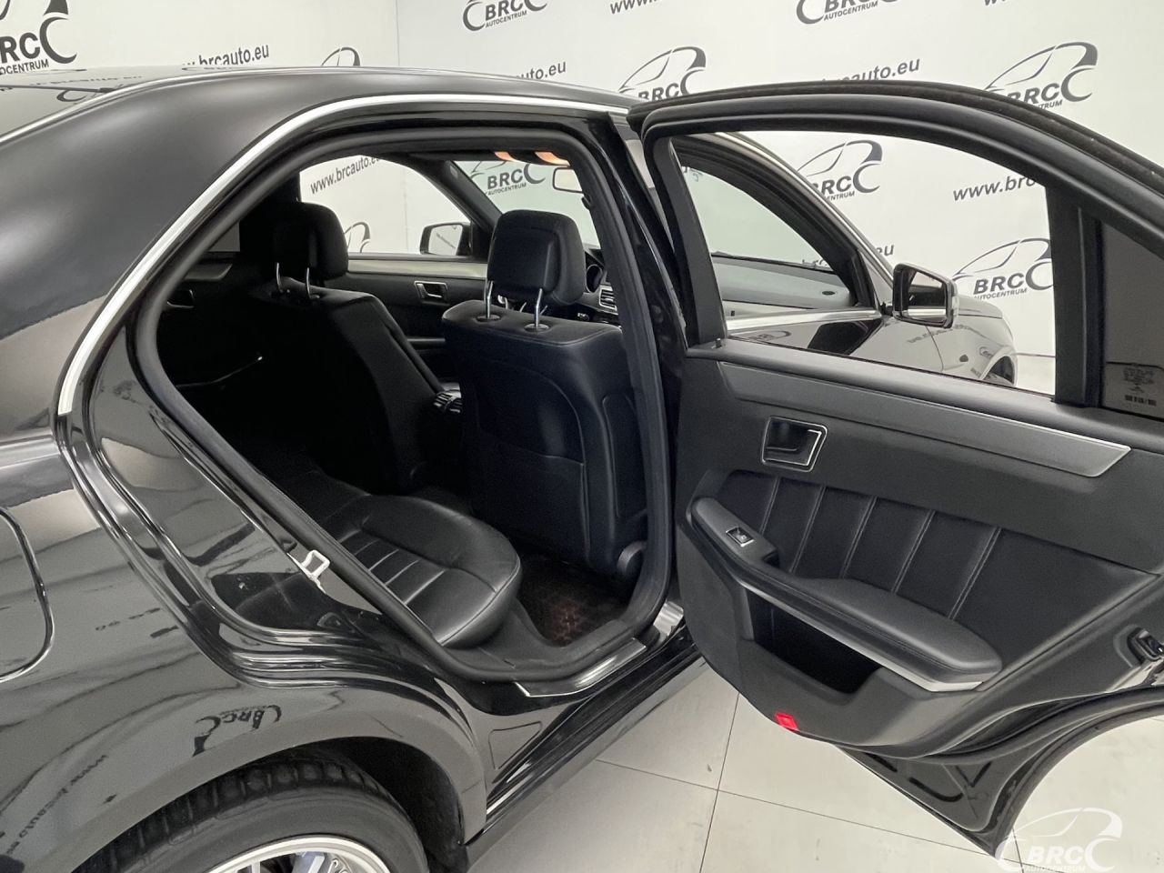 Mercedes-Benz E200 | 11