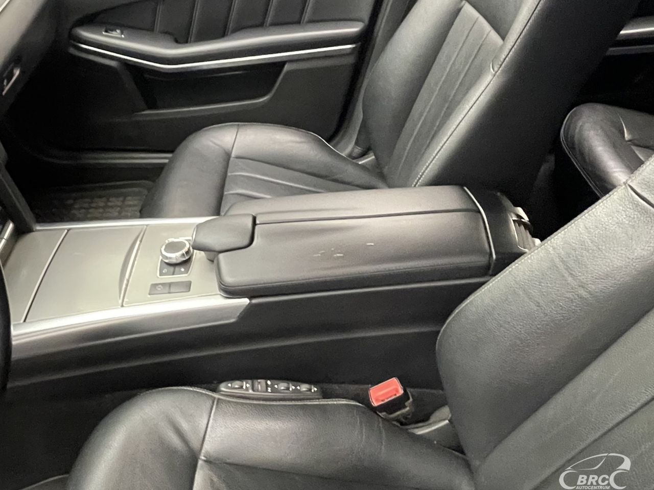 Mercedes-Benz E200 | 21