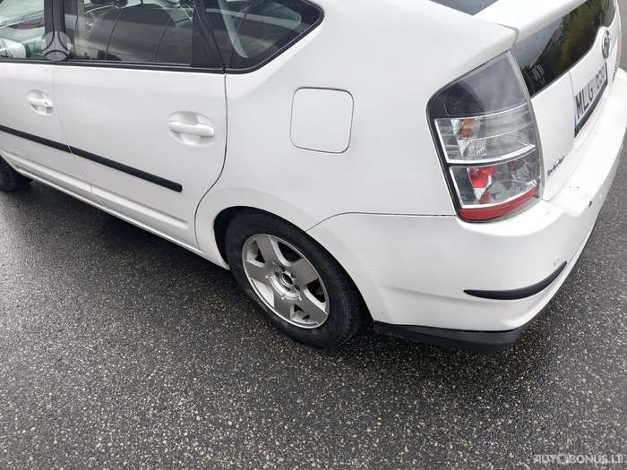 Toyota Prius | 3