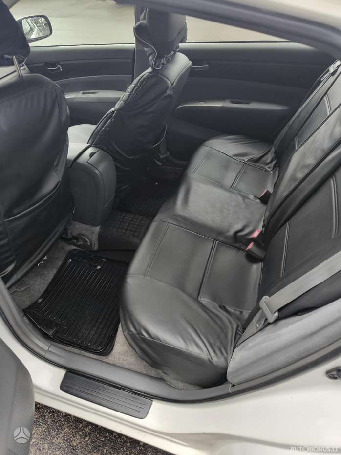 Toyota Prius | 8