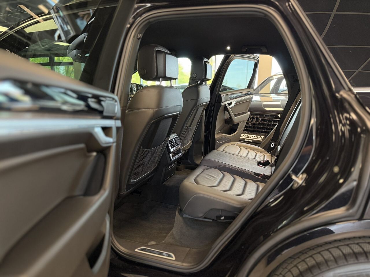Volkswagen Touareg | 28