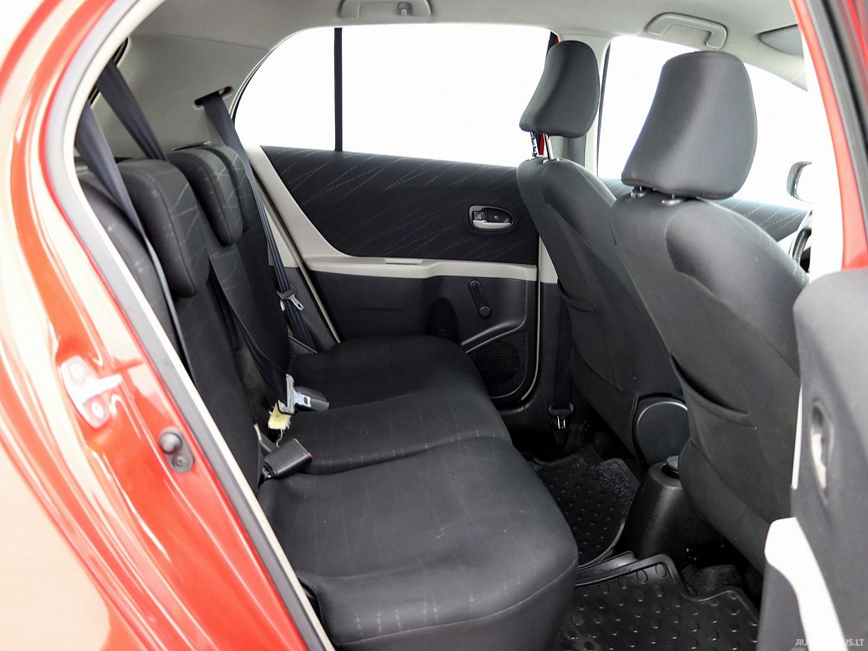 Toyota Yaris | 6