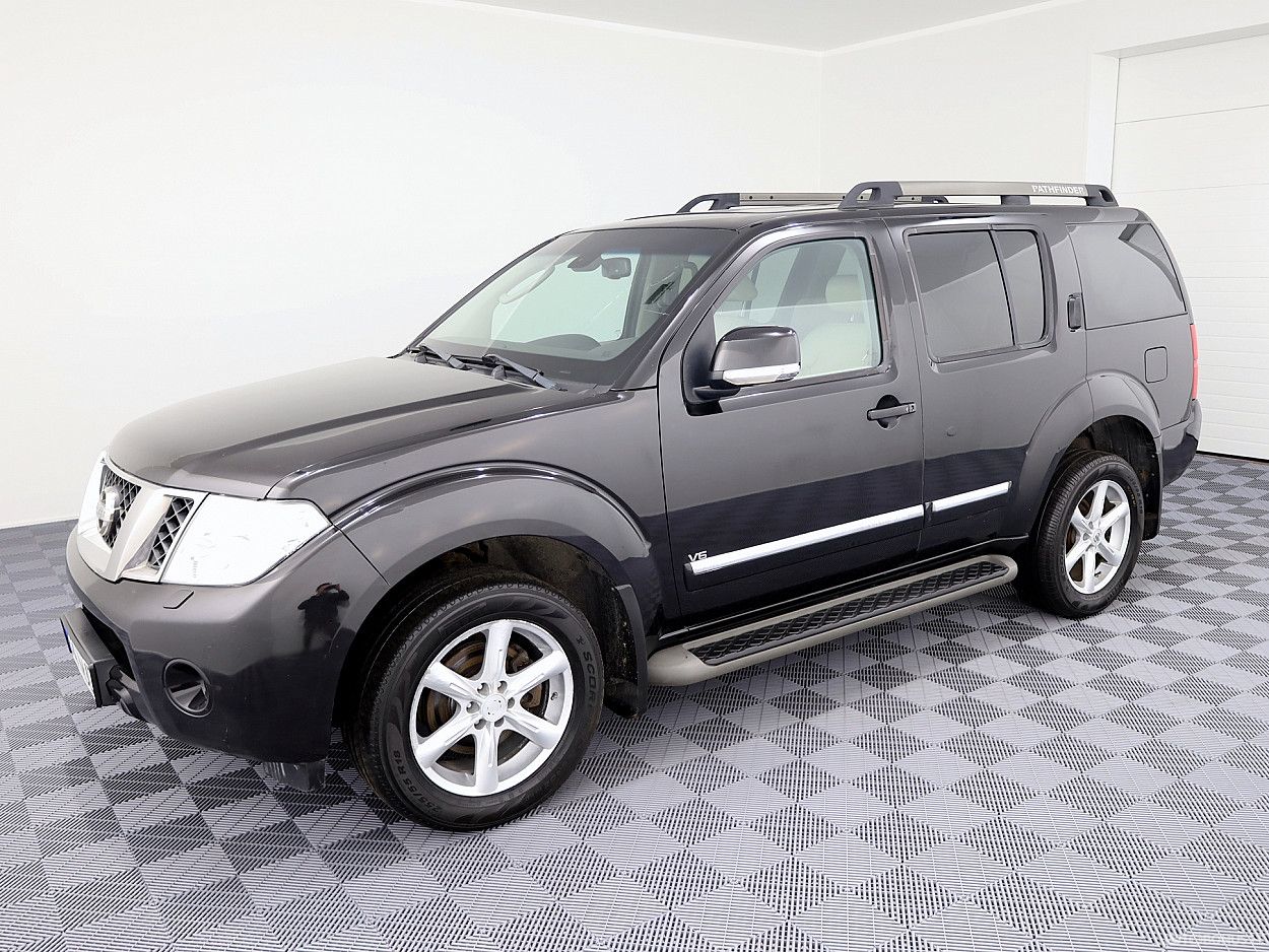 Nissan Pathfinder | 1