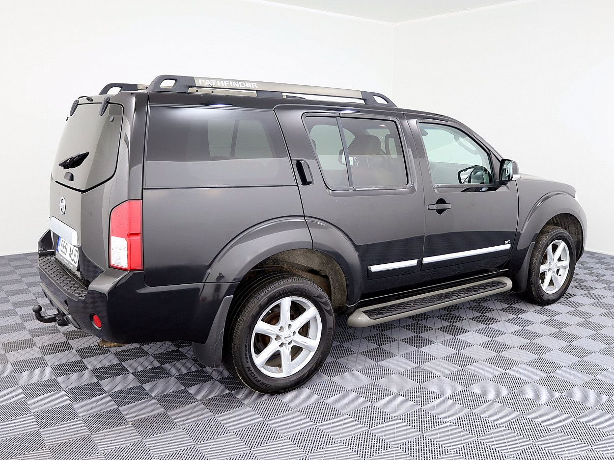 Nissan Pathfinder | 2