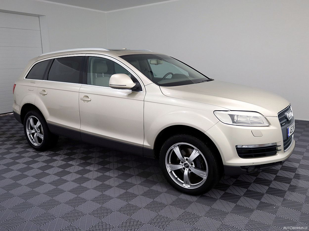 Audi Q7, 3.0 l., cross-country
