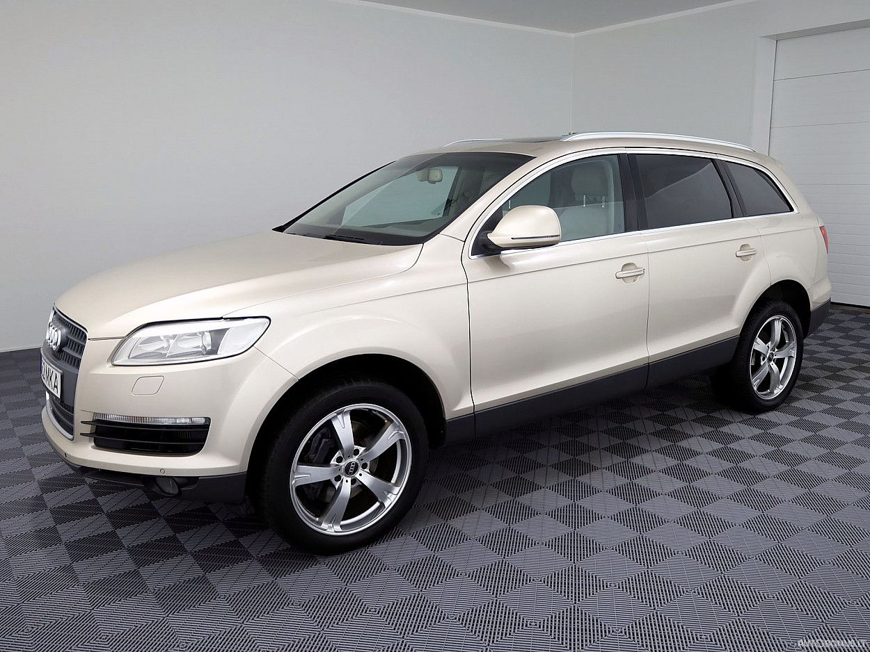 Audi Q7 | 1
