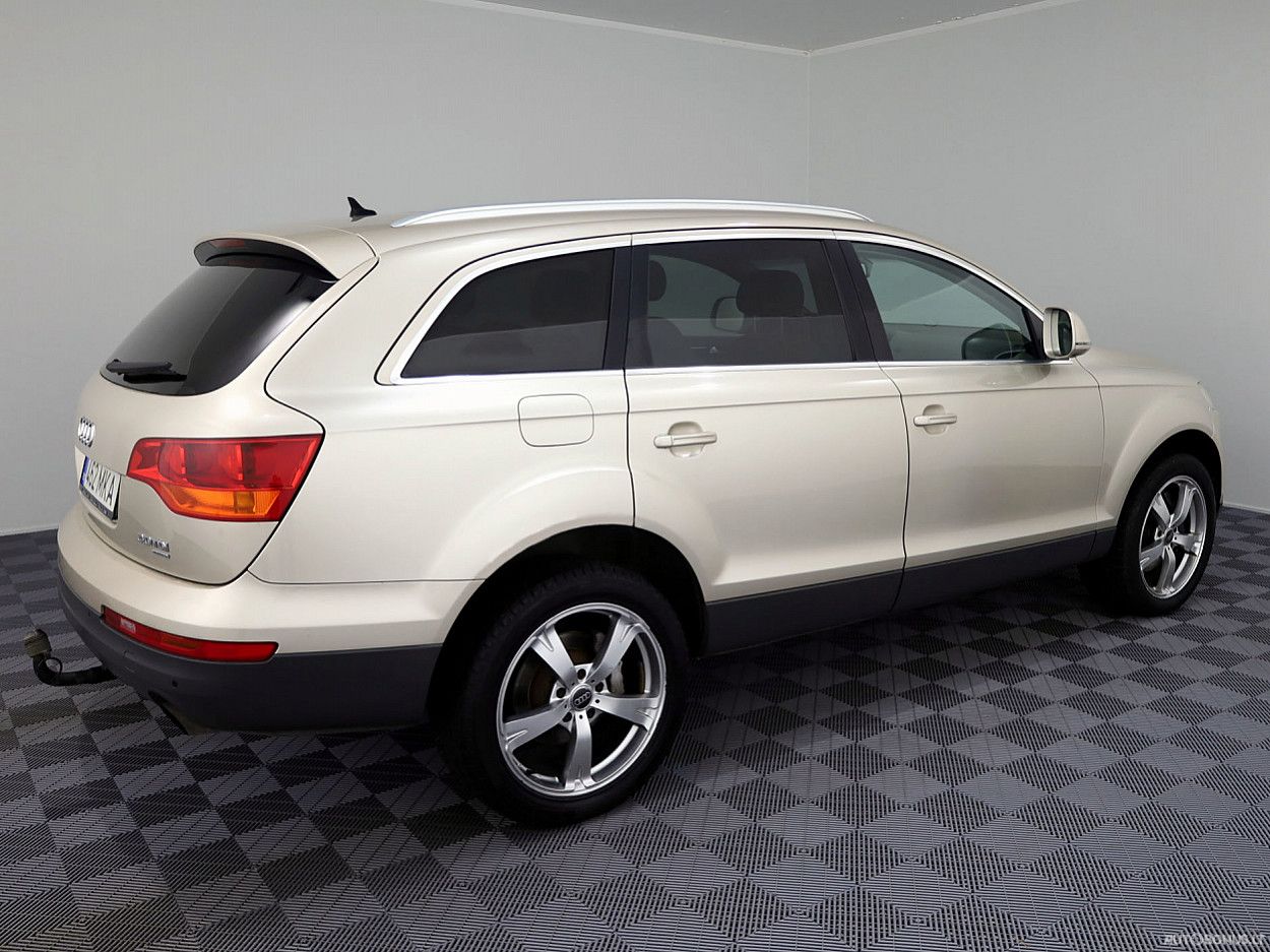 Audi Q7 | 2