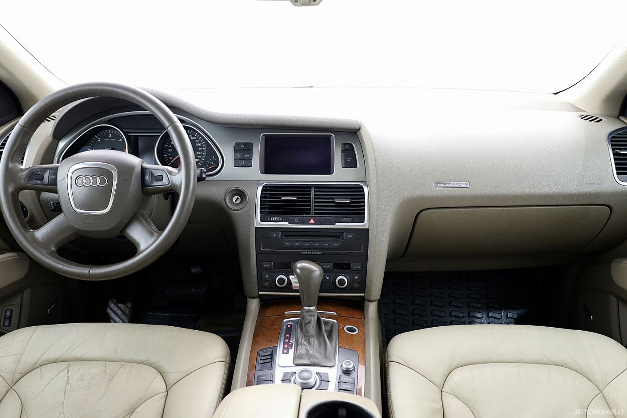 Audi Q7 | 4