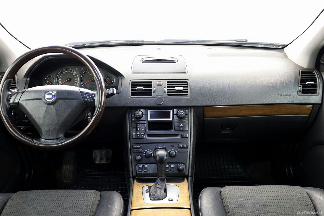 Volvo XC90 | 4