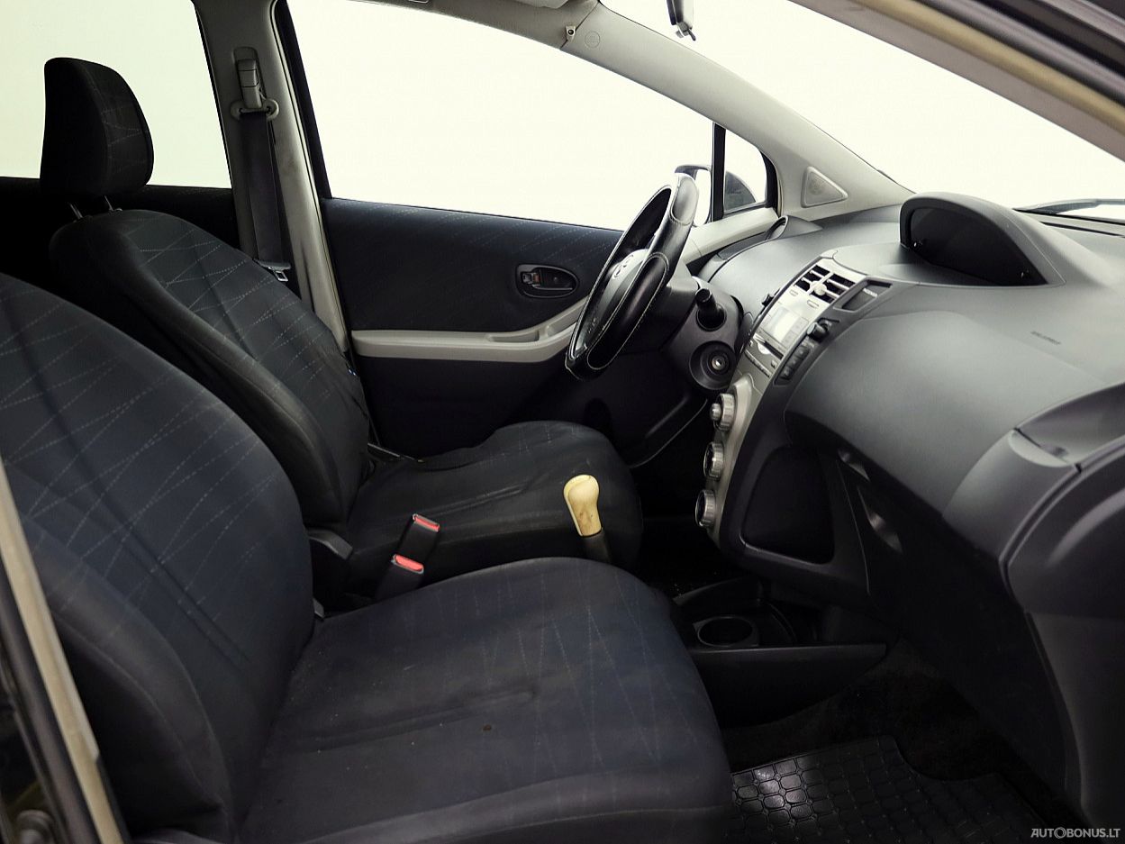 Toyota Yaris | 5