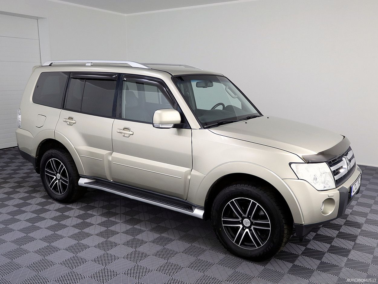 Mitsubishi Pajero, 3.2 l., cross-country