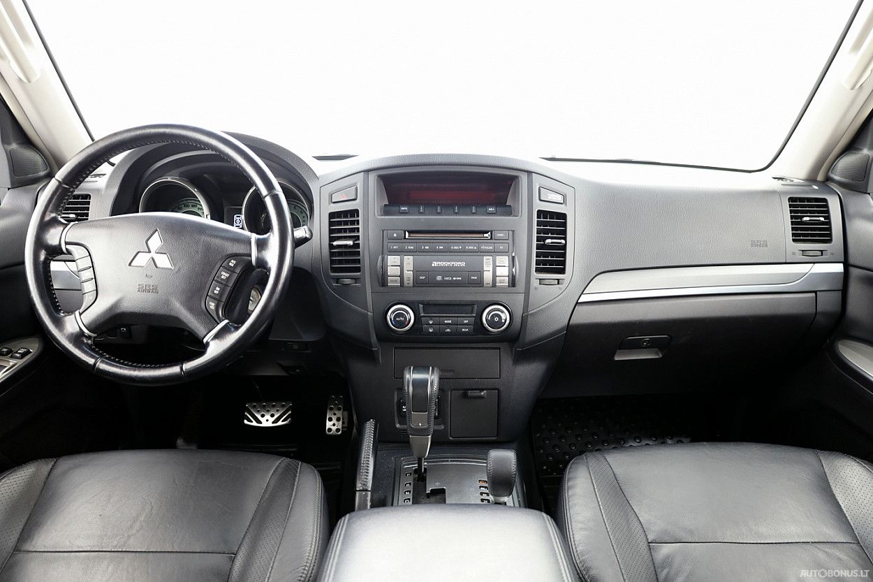 Mitsubishi Pajero | 4