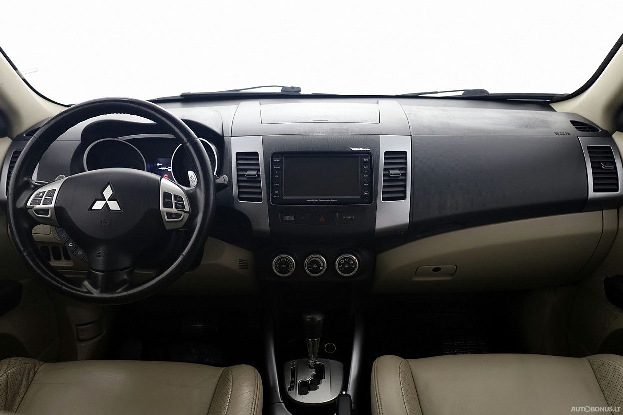Mitsubishi Outlander | 4