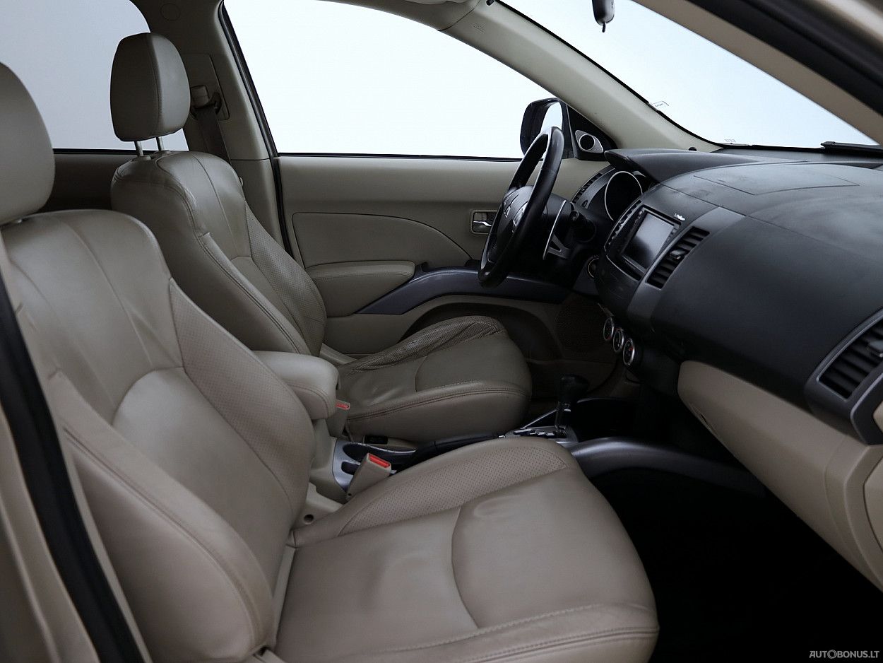 Mitsubishi Outlander | 5