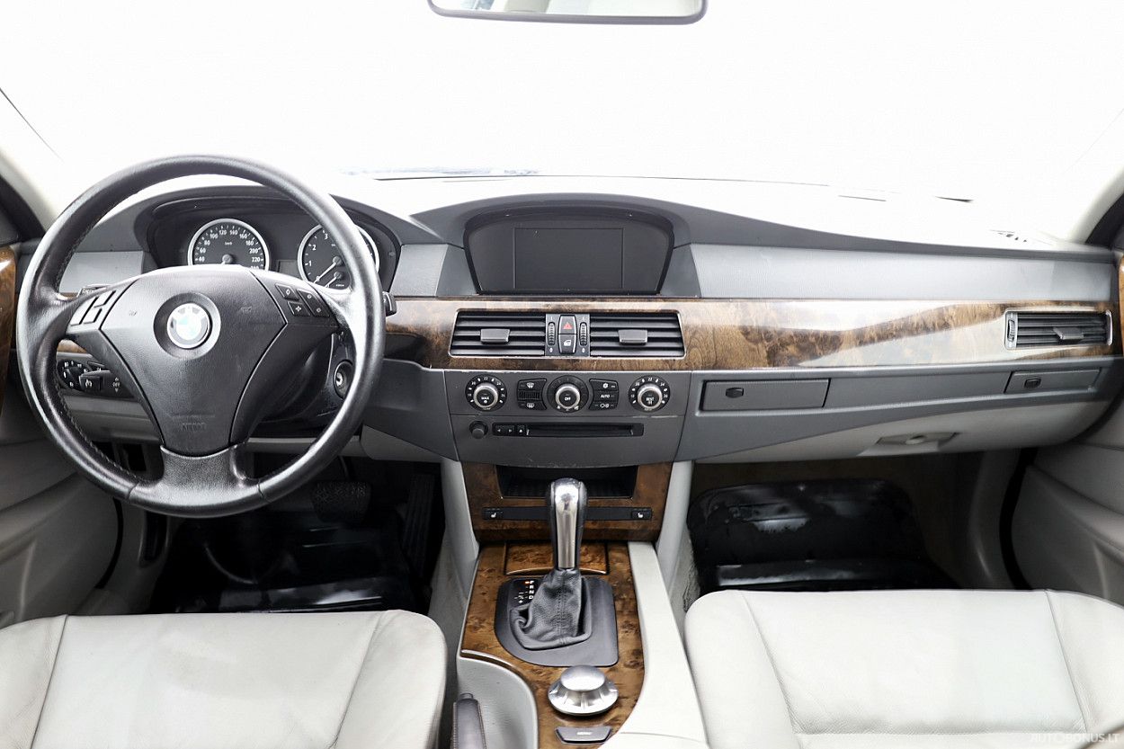 BMW 525 | 4