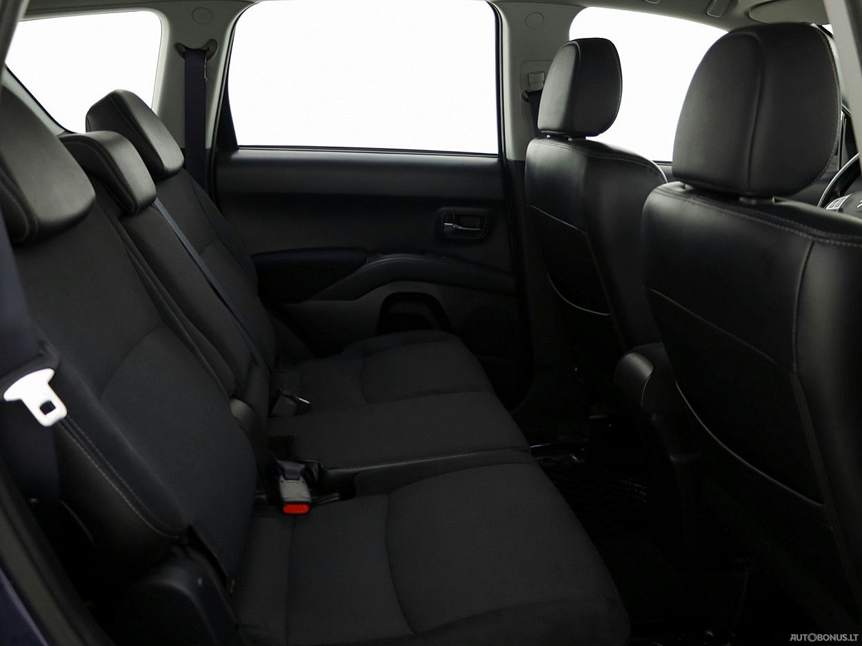 Citroen C-Crosser  | 6