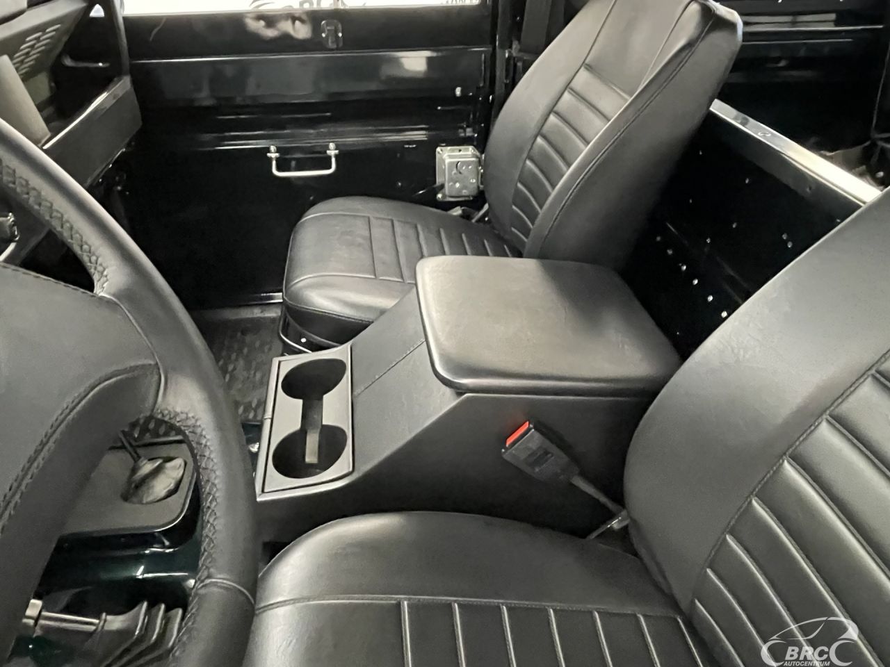 Land Rover Defender | 23