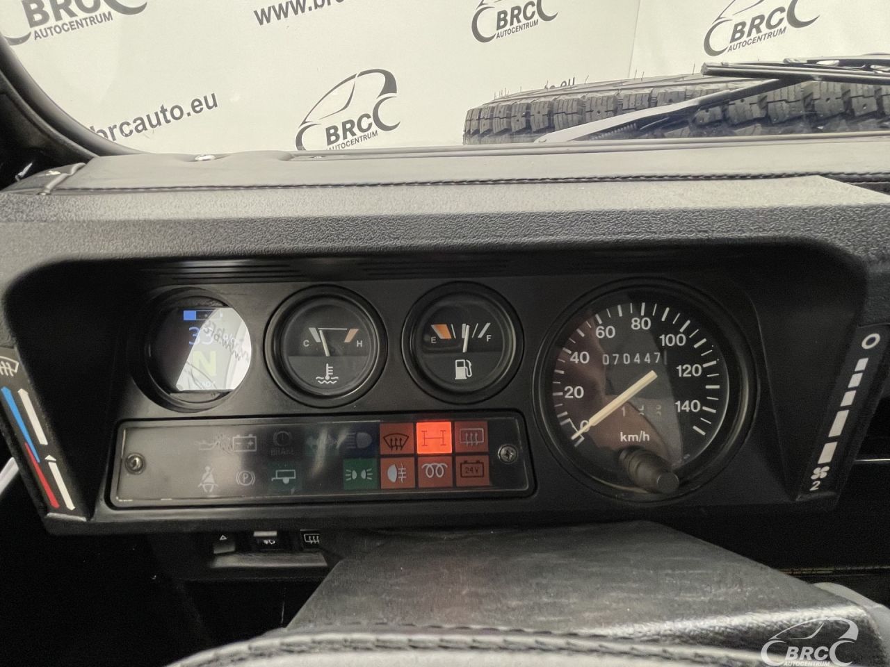 Land Rover Defender | 34