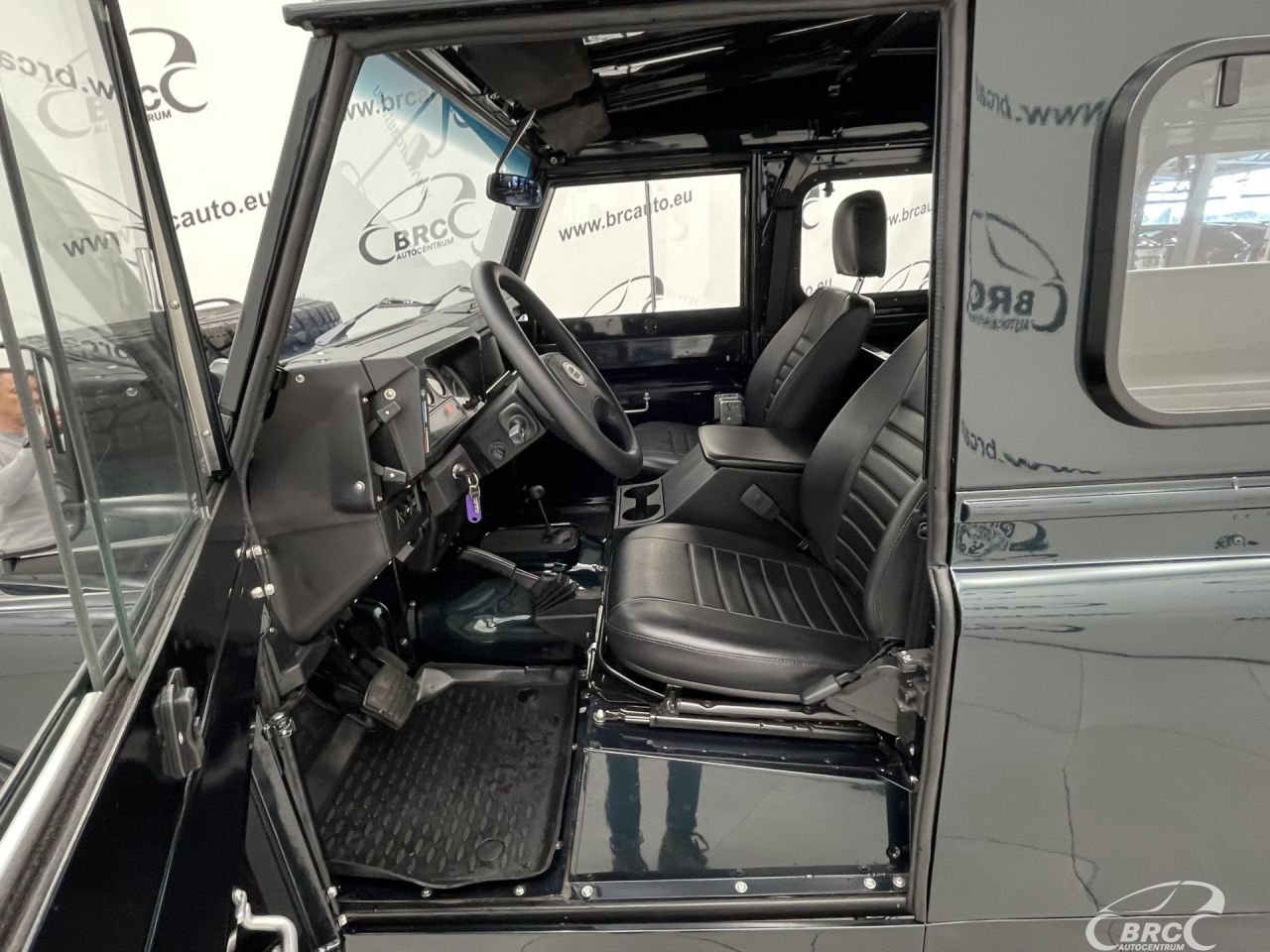 Land Rover Defender | 22