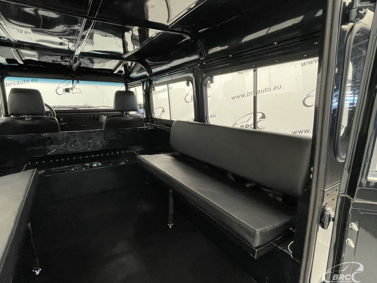 Land Rover Defender | 14