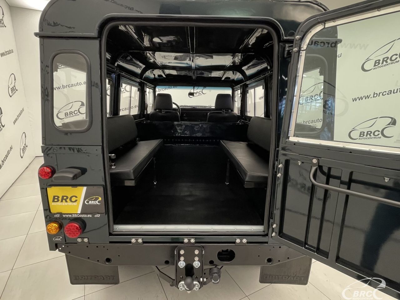 Land Rover Defender | 12
