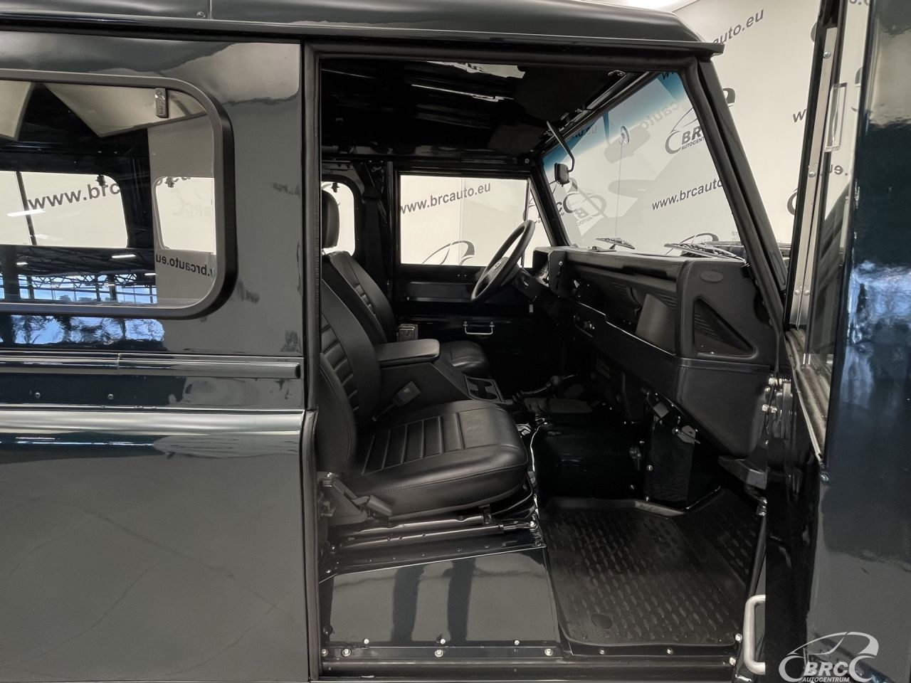 Land Rover Defender | 3
