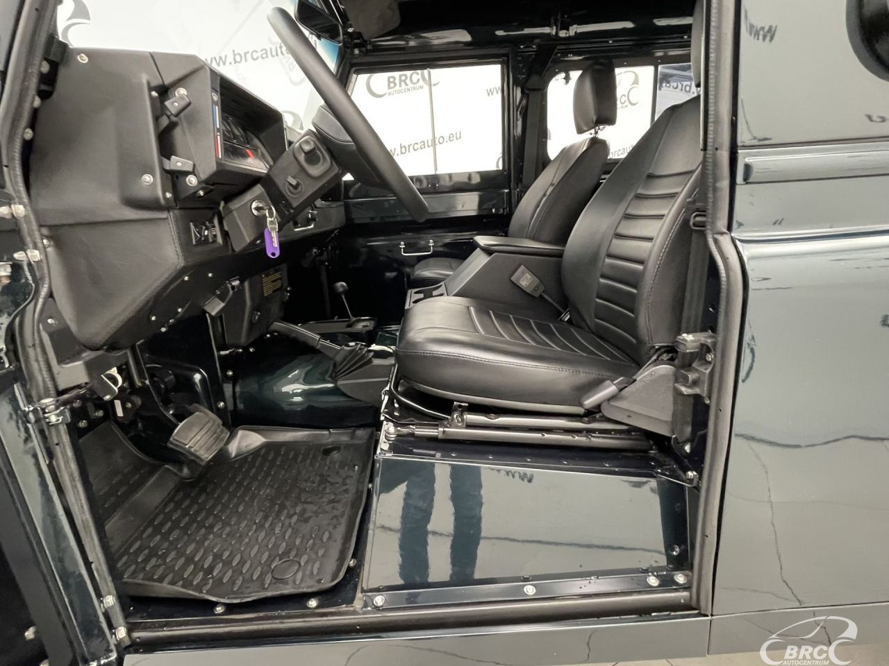 Land Rover Defender | 18