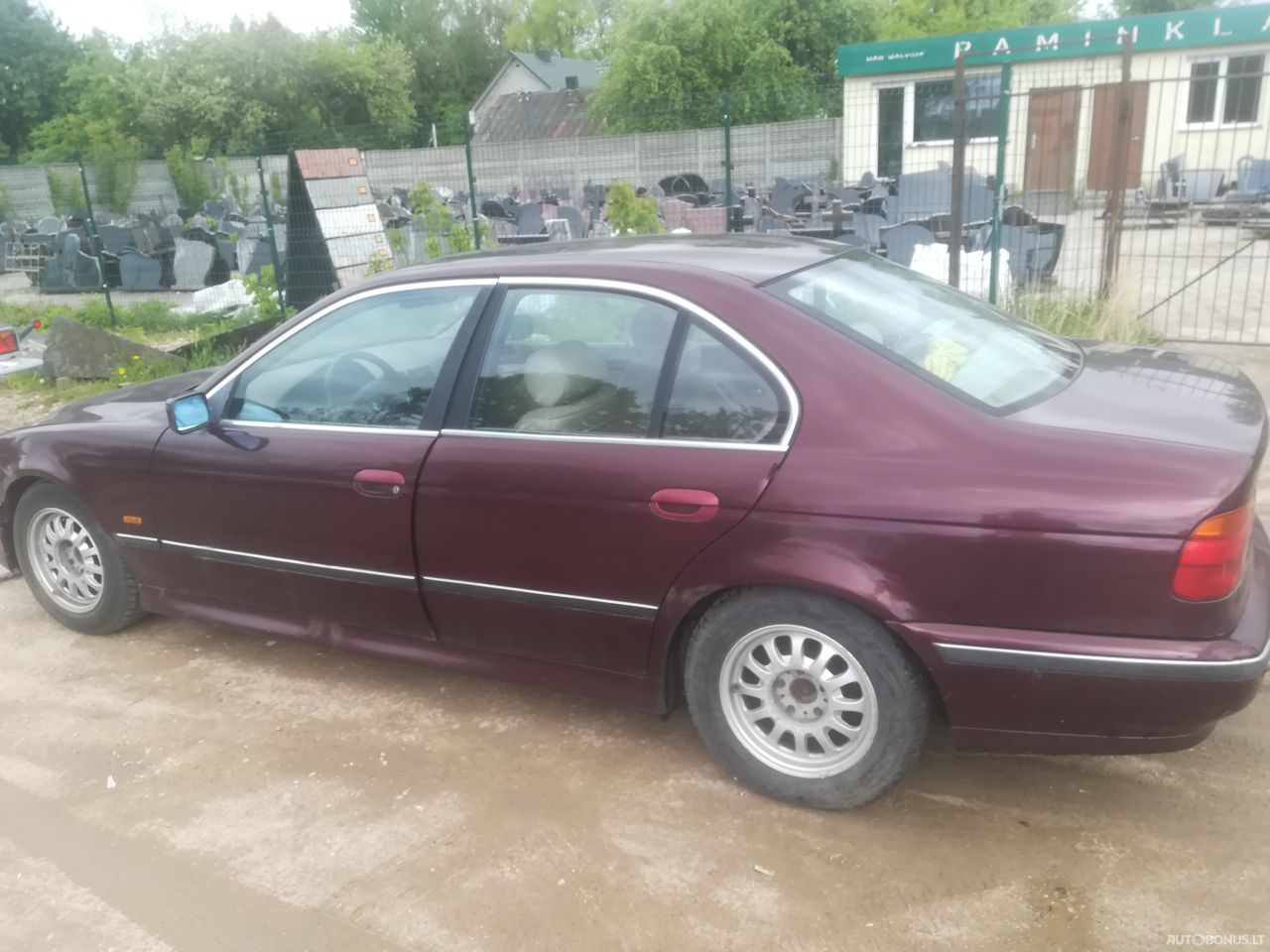 BMW 523 | 1