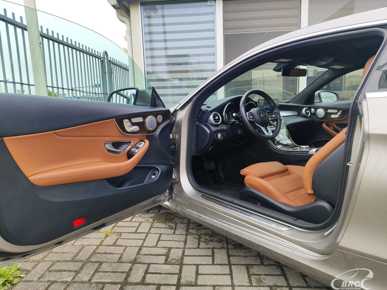Mercedes-Benz C300 | 15