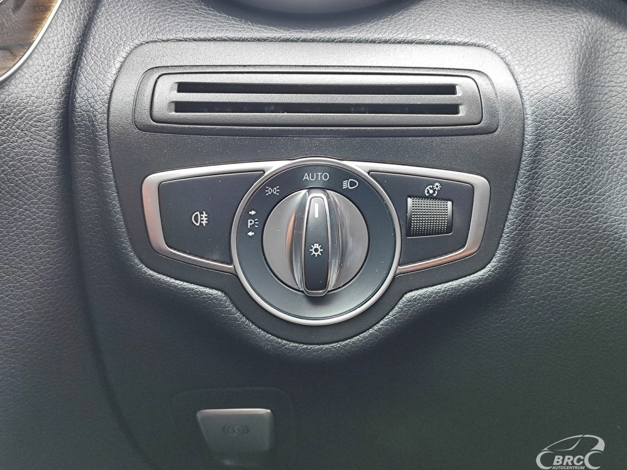 Mercedes-Benz C300 | 18