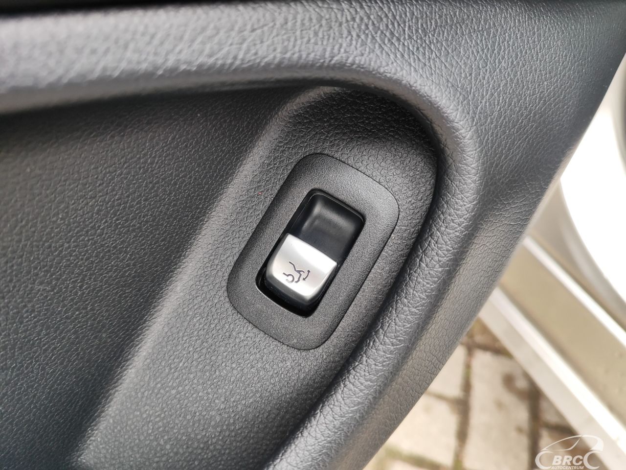 Mercedes-Benz C300 | 14