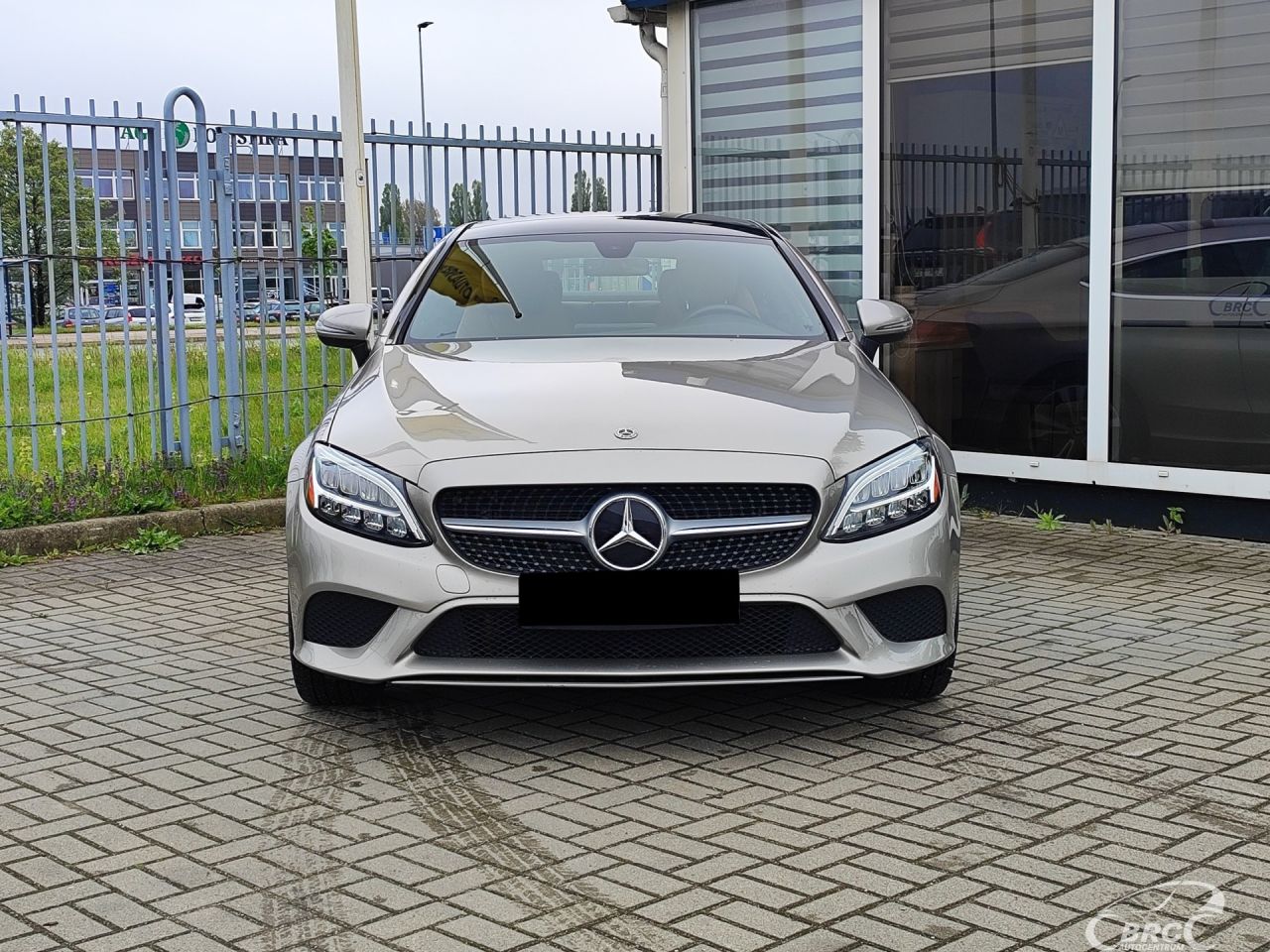 Mercedes-Benz C300 | 33
