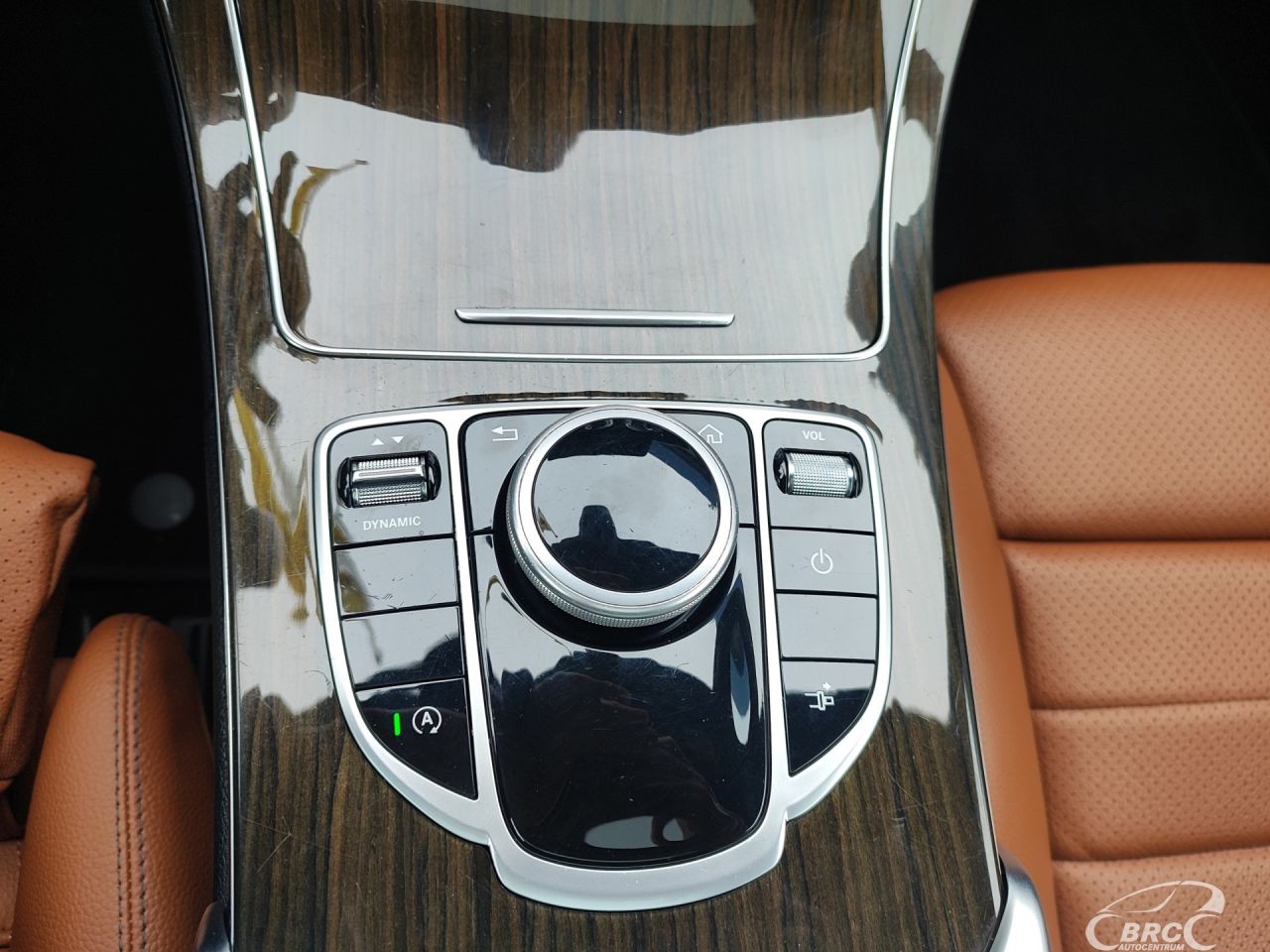 Mercedes-Benz C300 | 24