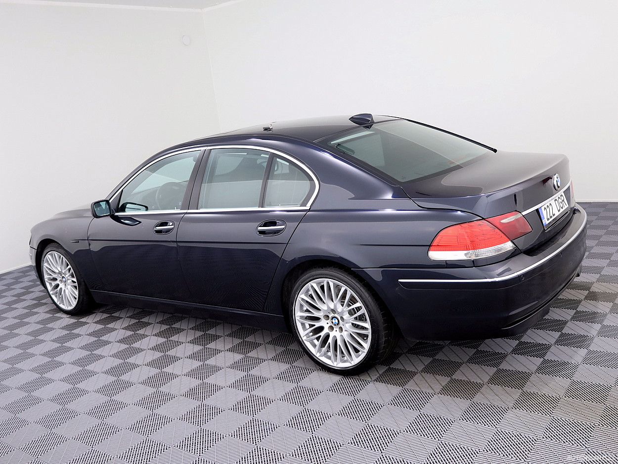 BMW 745 | 3