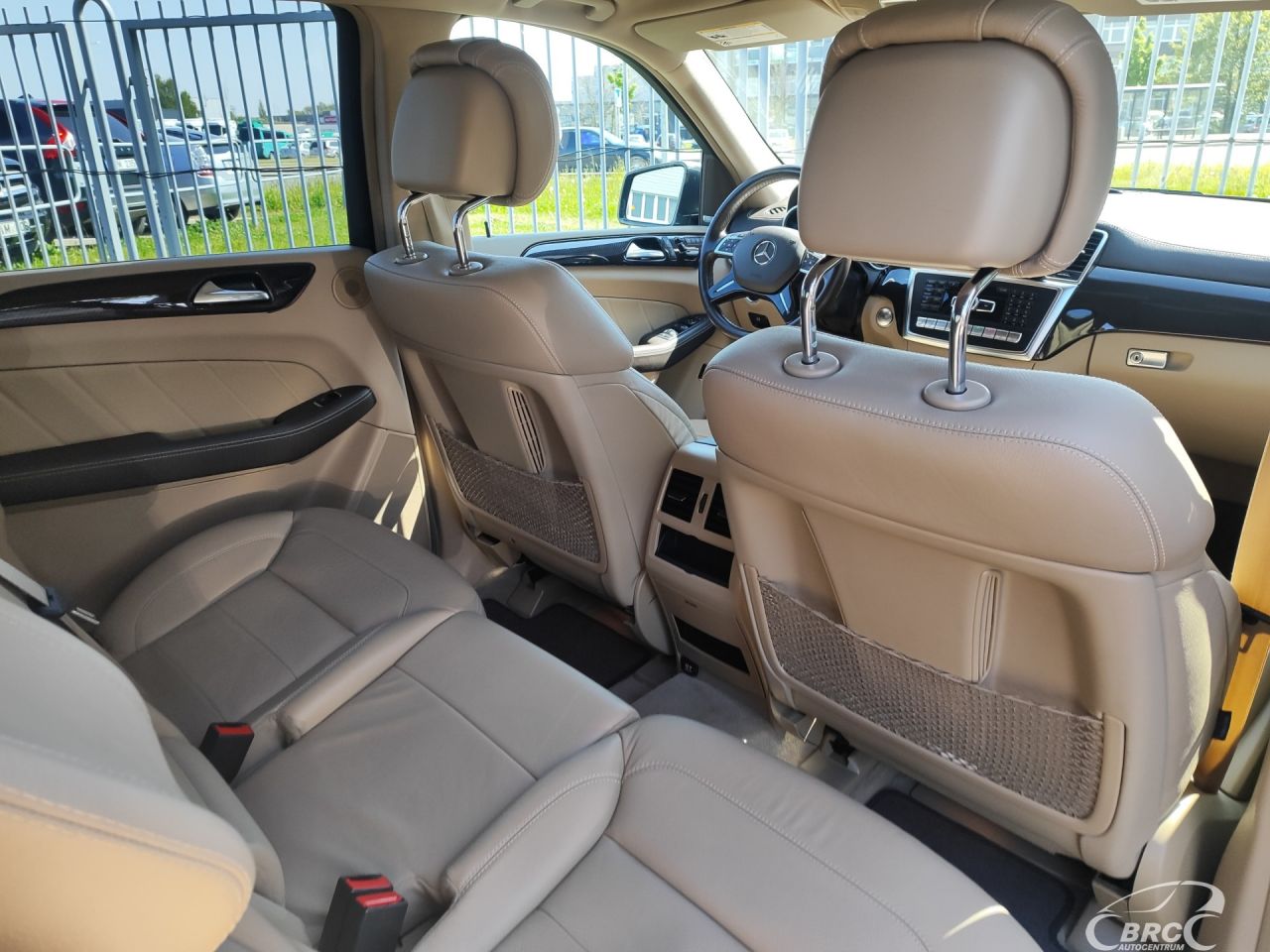 Mercedes-Benz GL450 | 9