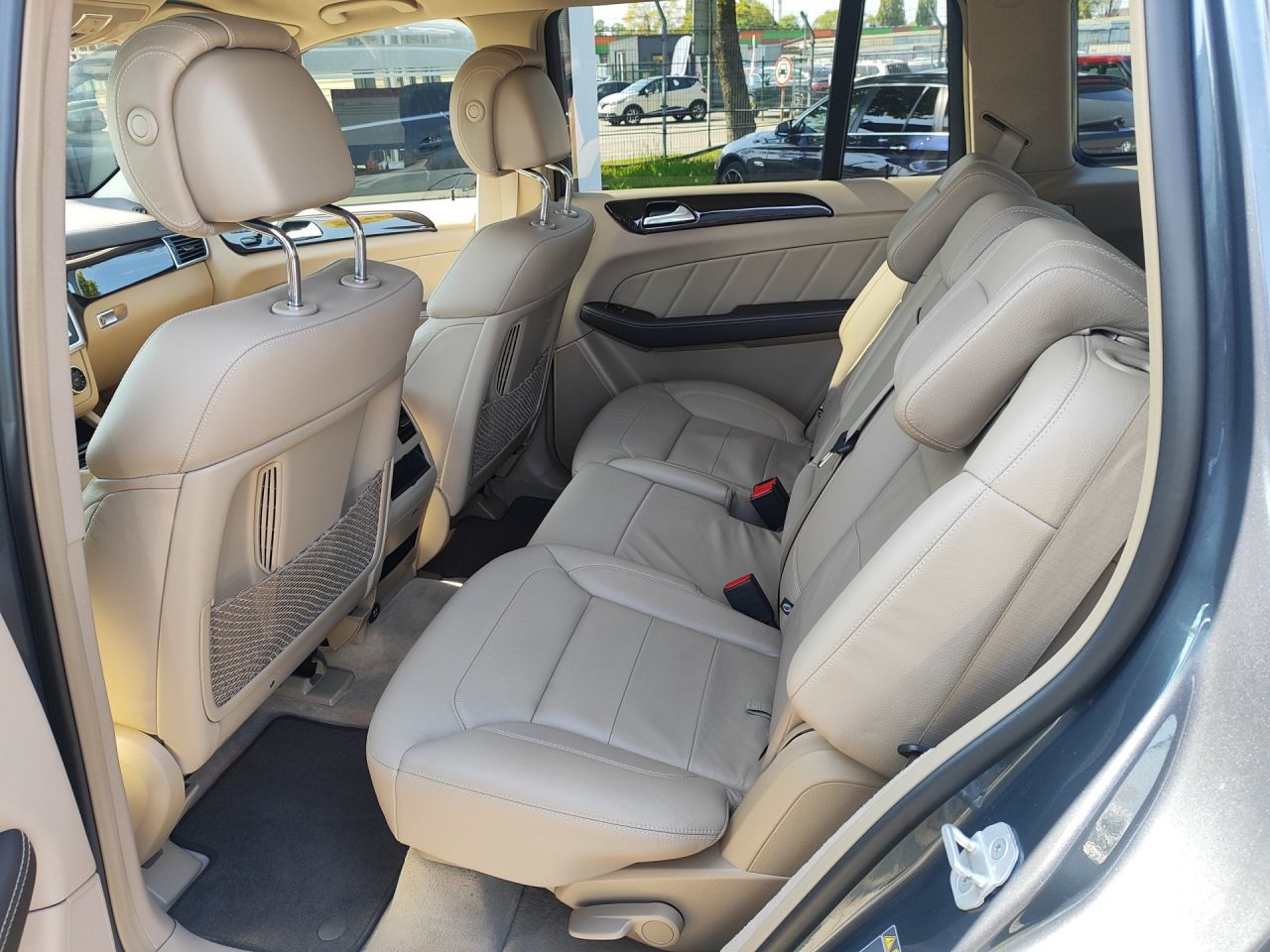 Mercedes-Benz GL450 | 14