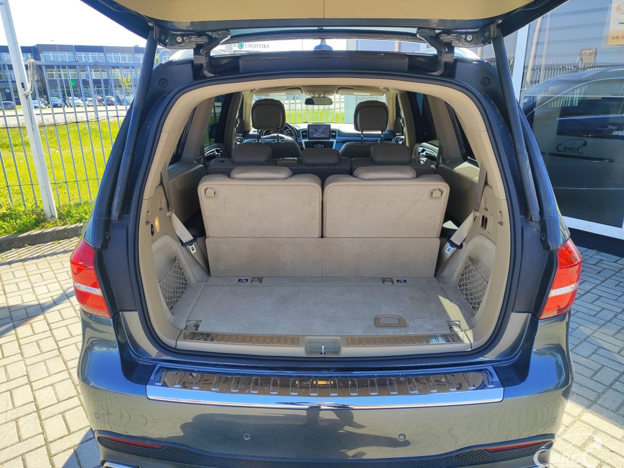 Mercedes-Benz GL450 | 11