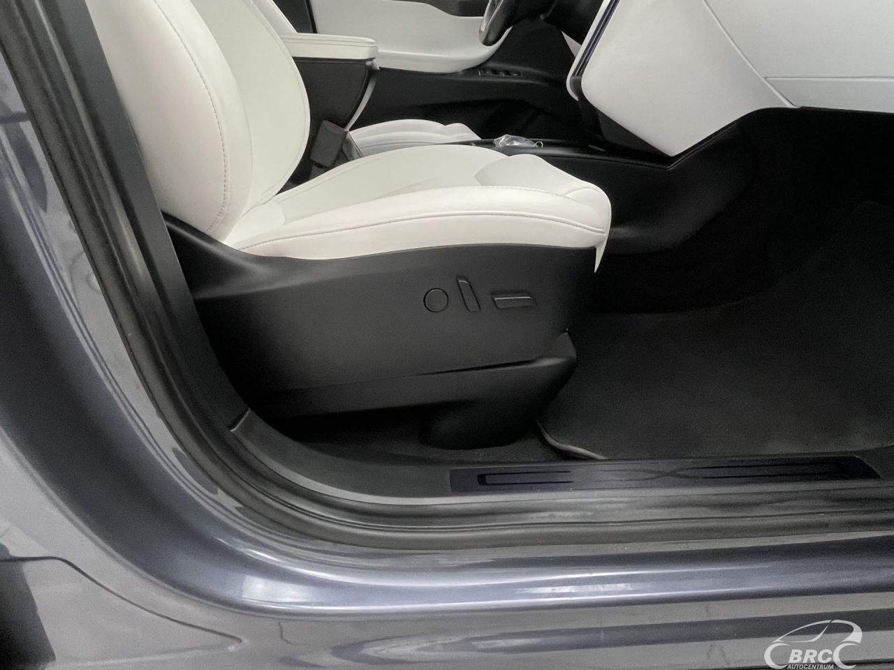 Tesla Model X | 5