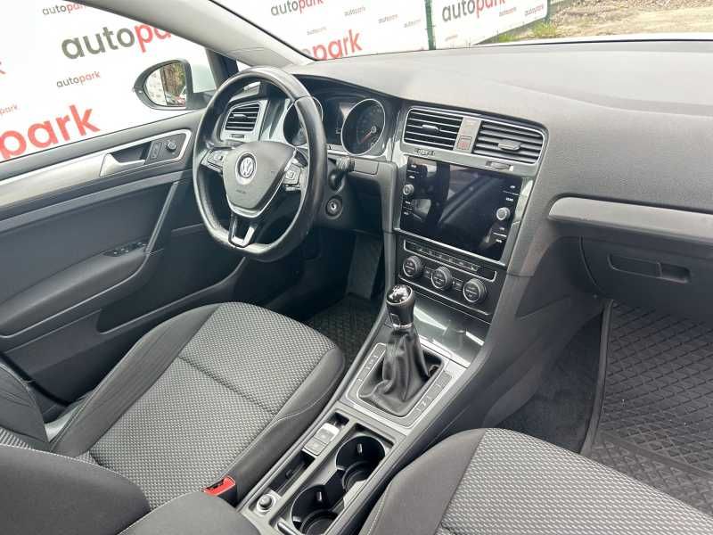 Volkswagen Golf | 6