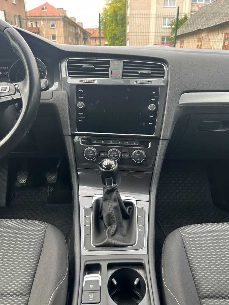 Volkswagen Golf | 8