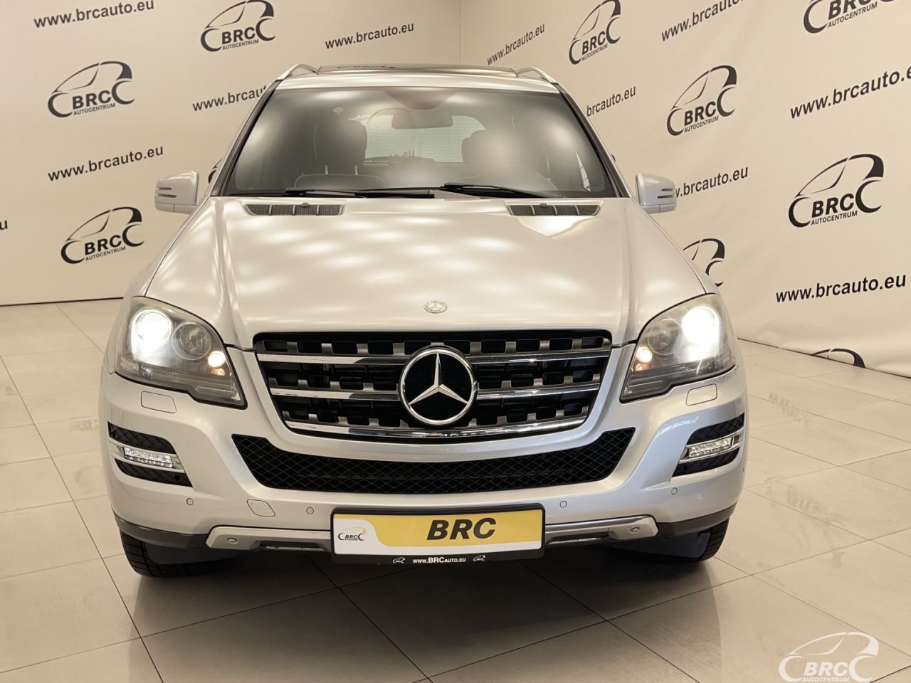 Mercedes-Benz ML350 | 41