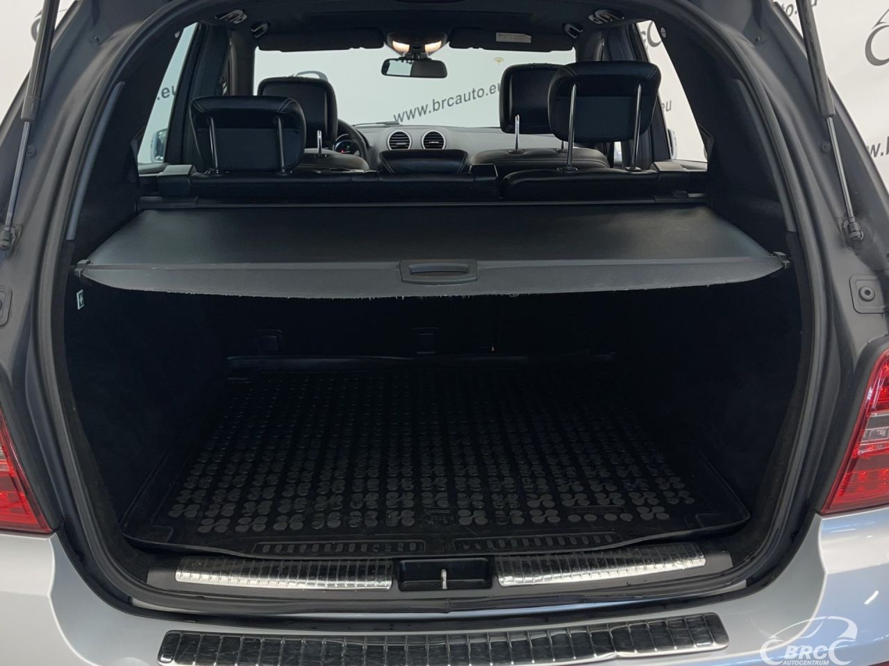 Mercedes-Benz ML350 | 38